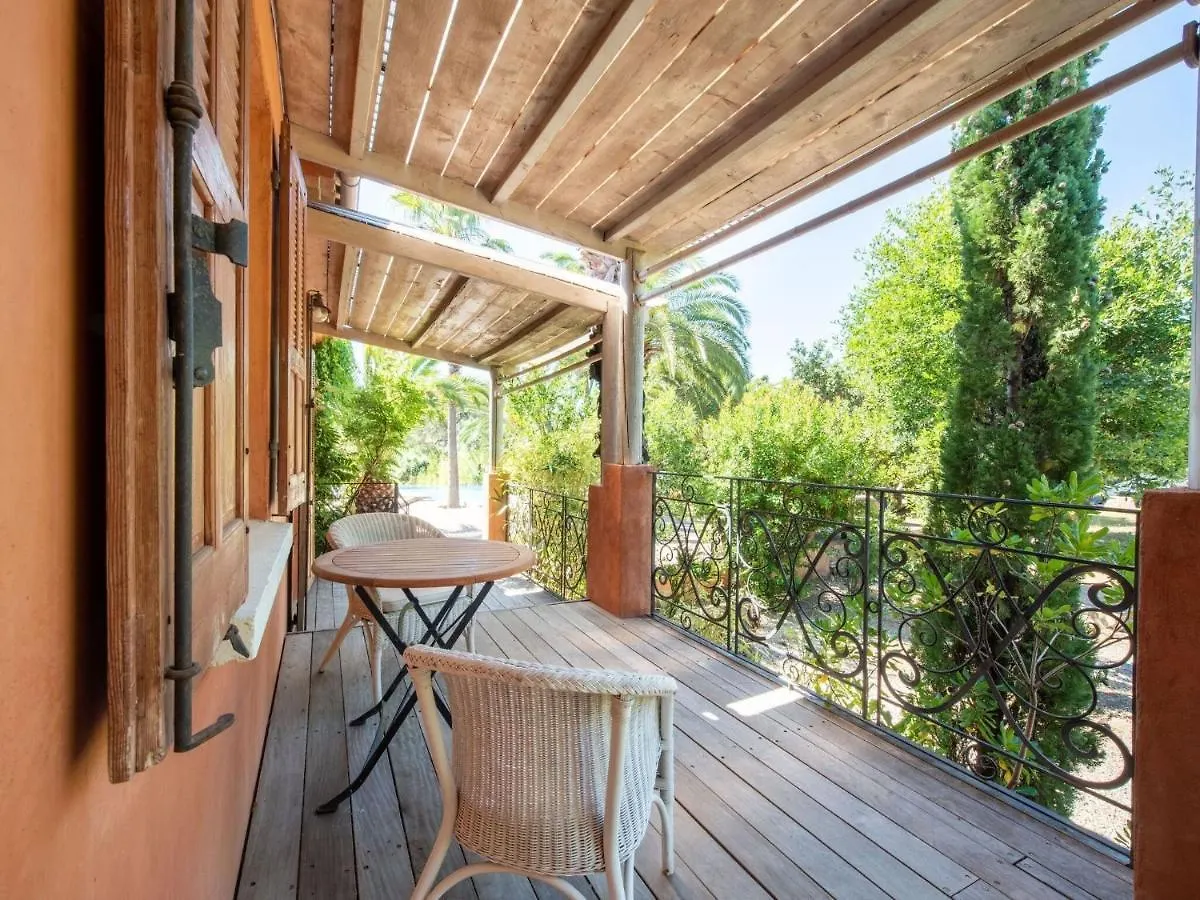 Spacious Holiday Home In La Croix Valmer With Private Pool Франция